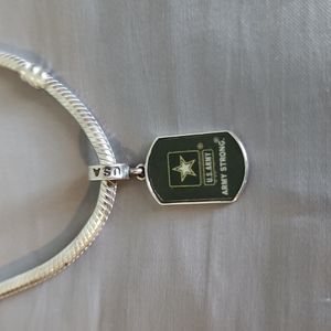 ❤️ PRICE DROPPED 😍 US ARMY 925 silver charm 💜 Braclet NOT INCLUDED